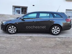 Gris / plata Usado 2015 Opel Insignia Selective Familiar | 10.000 € (Precio justo)