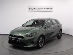 Verde Usado 2024 Kia Ceed Berlina | 18.690 € (Precio justo)