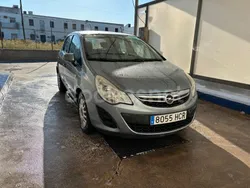 Gris / plata Usado 2011 Opel Corsa Essentia Berlina | 3699 € (Precio justo)