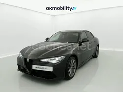 Negro Usado 2022 Alfa Romeo Giulia Sprint Sprint Coupe | 31.900 €