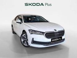 Blanco Usado 2024 Skoda Superb Selection Berlina | 32.500 €