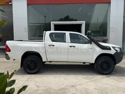 Blanco Usado 2020 Toyota HiLux Recogida | 33.999 € (Un poco caro)