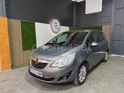 Gris / plata Usado 2012 Opel Meriva Design Edition Monovolumen | 7499 € (Precio justo)