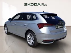 Gris / plateado Usado 2024 Skoda Scala Selection Utilitario | 22.990 € (Un poco caro)