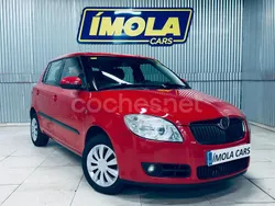Rojo Usado 2009 Skoda Fabia Berlina | 4999 € (Buen precio)