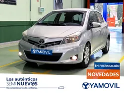 Gris / plata Usado 2011 Toyota Yaris Active Berlina | 7950 € (Precio justo)