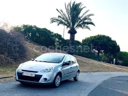 Gris / plata Usado 2010 Renault Clio II Berlina | 4990 € (Precio justo)