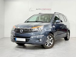 Gris / plata Usado 2017 Ssangyong (KGM) Rodius Limited Monovolumen | 14.995 € (Precio justo)