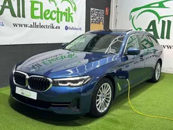 Azul Usado 2022 BMW 520 Shadowline Familiar | 27.950 €