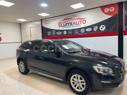 Gris / plata Usado 2016 Volvo V60 CC Momentum Familiar | 13.900 €