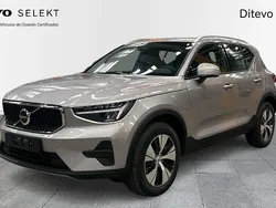 Gris Nuevo 2025 Volvo XC40 Core SUV | 37.500 € (Precio justo)