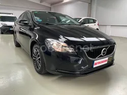 Negro Usado 2017 Volvo V40 Momentum Familiar | 15.600 € (Caro)