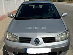 Gris / plata Usado 2005 Renault Mégane II Dynamique Berlina | 2900 € (Precio justo)