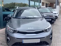 Plateado Usado 2024 Kia Stonic SUV | 19.500 € (Precio justo)