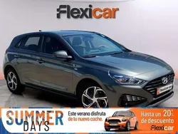 Gris Usado 2023 Hyundai i30 Berlina | 15.490 € (Buen precio)