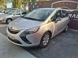 Gris / plata Usado 2016 Opel Zafira Tourer Expression Monovolumen | 9990 € (Precio justo)