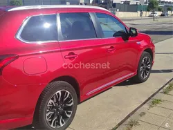 Rojo Usado 2016 Mitsubishi Outlander P-HEV SUV | 17.500 € (Precio justo)