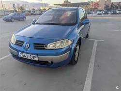 Azul Usado 2004 Renault Mégane II Dynamique Berlina | 2200 € (Precio justo)