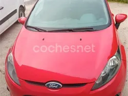 Rojo Usado 2010 Ford Fiesta Trend Utilitario | 5800 € (Precio justo)