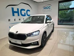 Blanco Usado 2025 Skoda Fabia Selection Utilitario | 17.490 € (Precio justo)