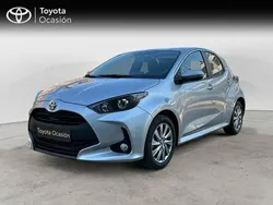 Gris Usado 2024 Toyota Yaris Hybrid Active | 22.750 € (Precio justo)