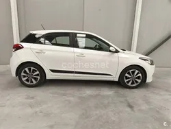 Blanco Usado 2014 Hyundai i20 Berlina | 6999 € (Precio justo)