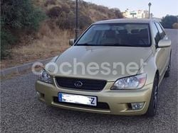 Gris / plata Usado 2002 Lexus IS200 Luxury Line Berlina | 8700 €