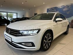 Blanco Usado 2021 VW Passat Executive Berlina | 18.900 € (Precio justo)