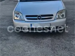 Gris / plata Usado 2004 Opel Vectra Comfort Berlina | 3700 €