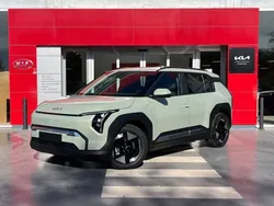Verde Usado 2024 Kia EV3 SUV | 36.900 € (Un poco caro)