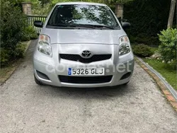 Gris / plata Usado 2009 Toyota Yaris Live Berlina | 6500 € (Precio justo)