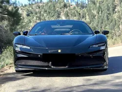 Negro Usado 2022 Ferrari SF90 Coupe | 548.800 €