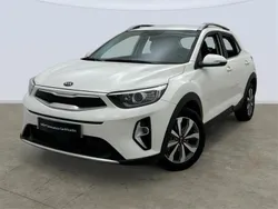 Clear white (ud) Usado 2021 Kia Stonic SUV | 16.995 € (Un poco caro)