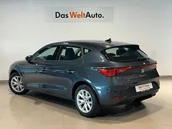 Gris / plata Usado 2022 Seat Leon Reference Berlina | 16.900 € (Precio justo)