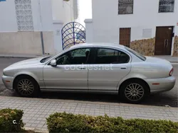 Gris / plata Usado 2009 Jaguar X-type Classic Berlina | 3200 € (Precio justo)