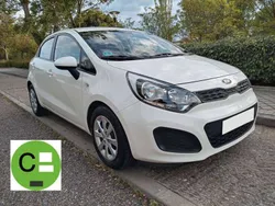 Blanco Usado 2014 Kia Rio Utilitario | 7850 € (Precio justo)