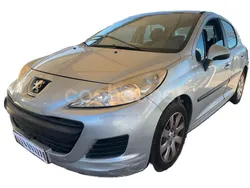 Gris / plata Usado 2010 Peugeot 207 Business-Line Berlina | 5499 € (Precio justo)