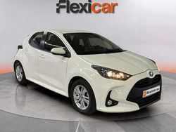 Blanco Usado 2021 Toyota Yaris Hybrid Business Edition Berlina | 16.490 € (Buen precio)