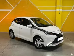 Blanco Usado 2015 Toyota Aygo X-play Utilitario | 7500 € (Buen precio)