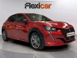 Rojo Usado 2023 Peugeot e-208 Allure Utilitario | 15.890 €