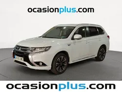 Blanco Usado 2017 Mitsubishi Outlander P-HEV SUV | 16.290 € (Precio justo)