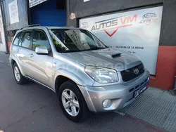 Gris / plata Usado 2005 Toyota RAV4 Executive SUV | 6999 € (Precio justo)