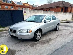 Plateado Usado 2006 Volvo S60 Summum Berlina | 5200 € (Precio justo)