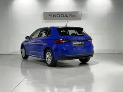 Azul Usado 2023 Skoda Fabia Ambition | 15.900 € (Precio justo)