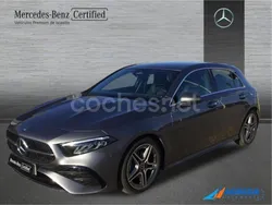 Gris / plata Usado 2024 Mercedes A180 Berlina | 32.900 € (Precio justo)