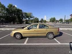 Amarillo Usado 2002 Volvo S60 Berlina | 4699 € (Un poco caro)