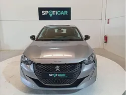Gris Nuevo 2025 Peugeot e-208 Allure Utilitario | 30.000 € (Precio justo)
