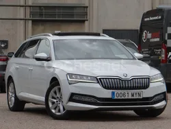 Blanco Usado 2020 Skoda Superb Style Familiar | 17.990 € (Precio justo)