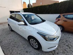 Blanco Usado 2015 Hyundai i20 Berlina | 9900 € (Un poco caro)