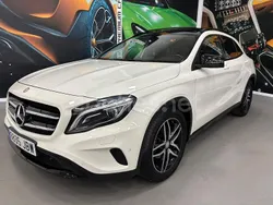 Blanco Usado 2015 Mercedes GLA200 AMG line SUV | 13.999 € (Precio justo)
